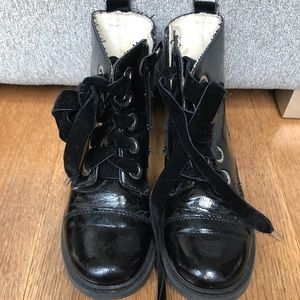 Naturino girls boots with velvet laces